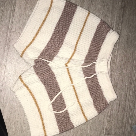 Knit striped shorts - Picture 2 of 5
